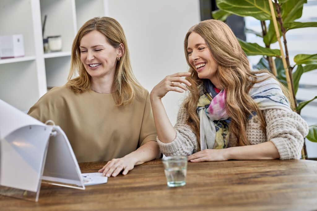 Zittend aan de keukentafel voor Powerslim